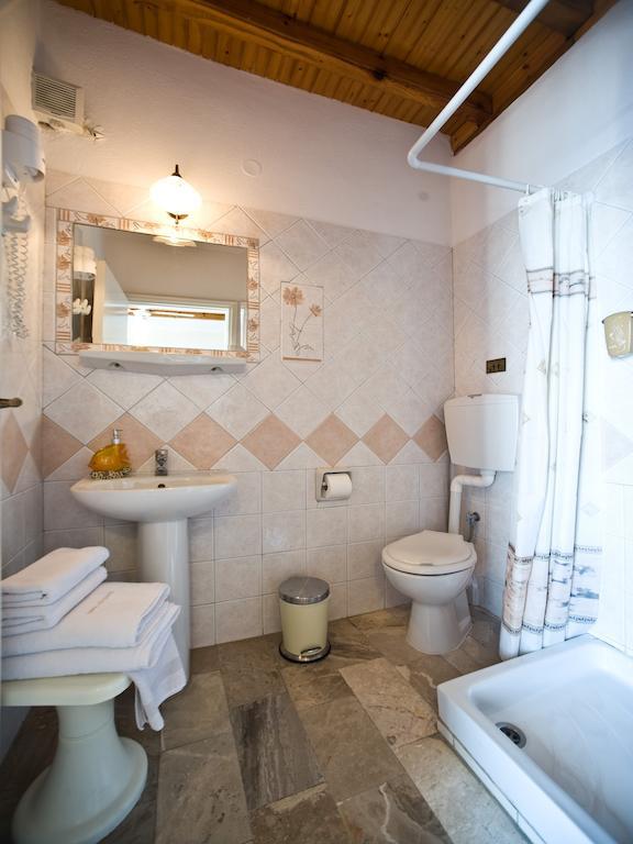 Vana Holidays Ornos  Quarto foto